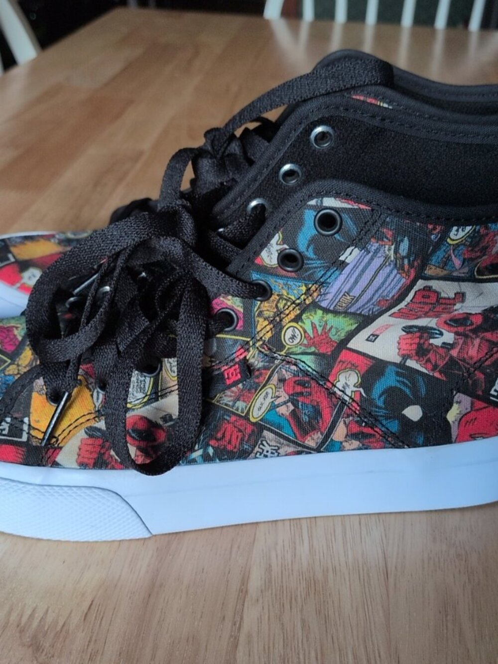 DC Shoes Marvel Deadpool Collab Mens Size 9.5 or Womens size 11 - Picture 2 of 6